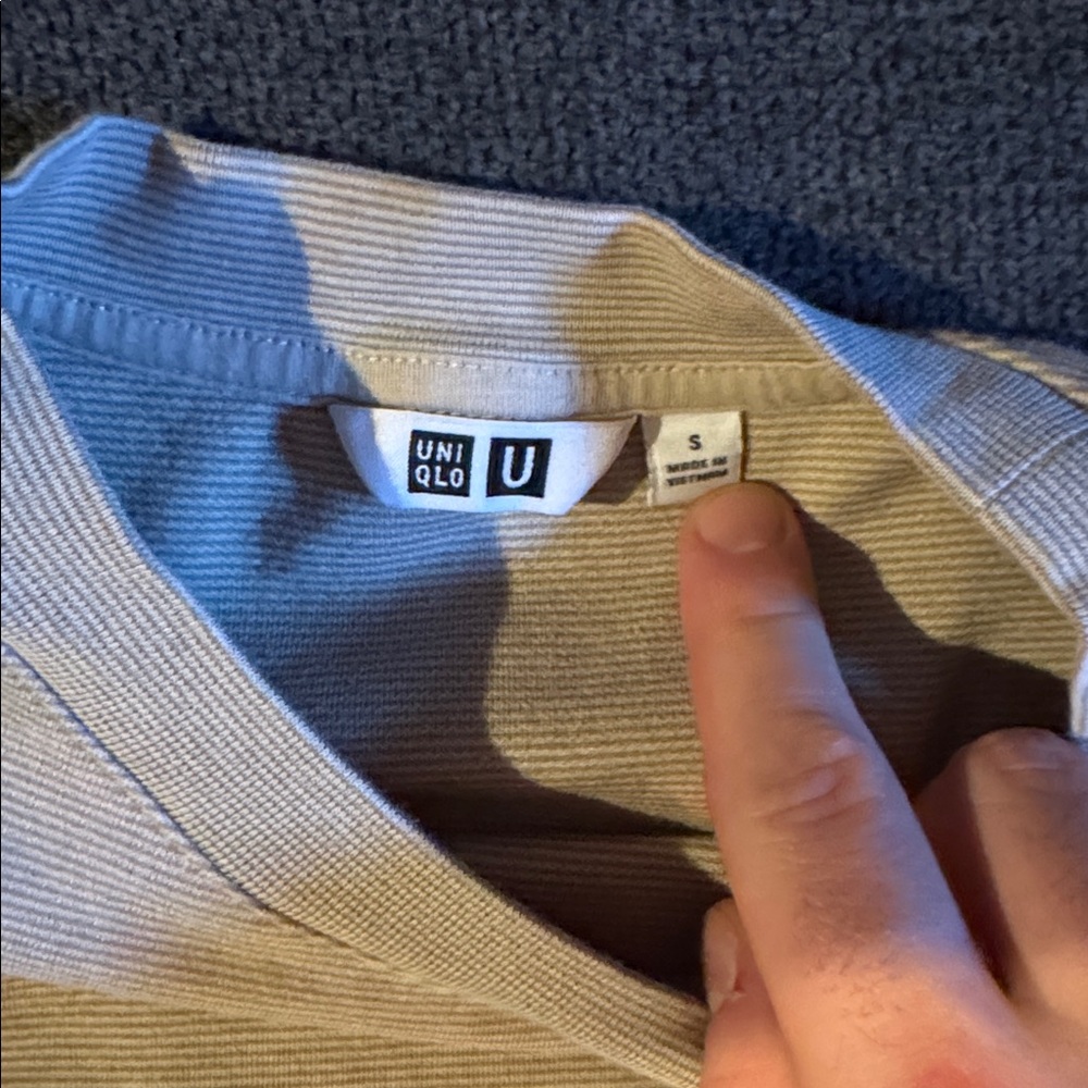 Uniqlo Light Gray Ribbed Top - Picture 2 of 3